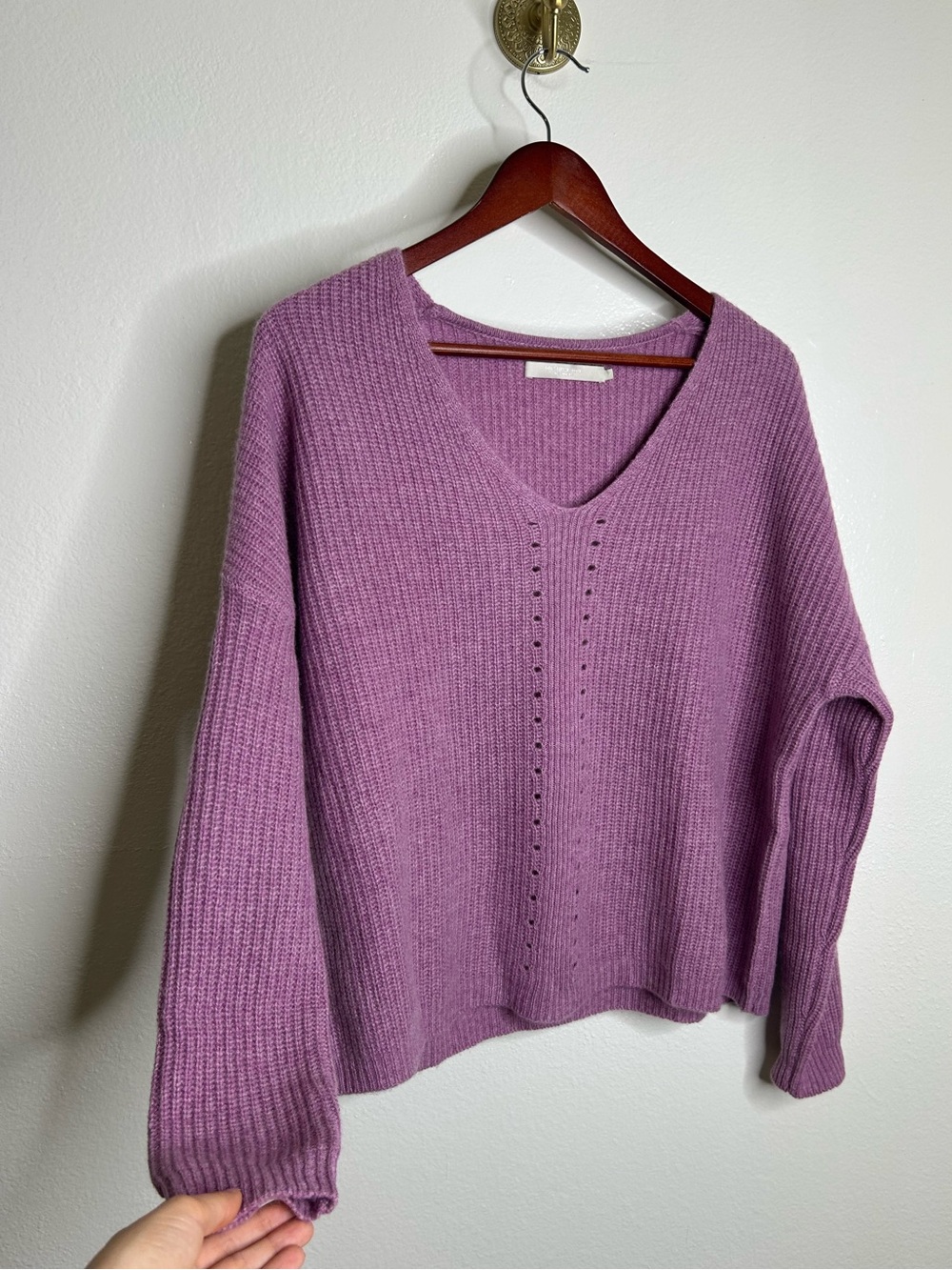OGD 100% Cashmere Thick Knit Textured V - Neck Lavender Purple Sweater